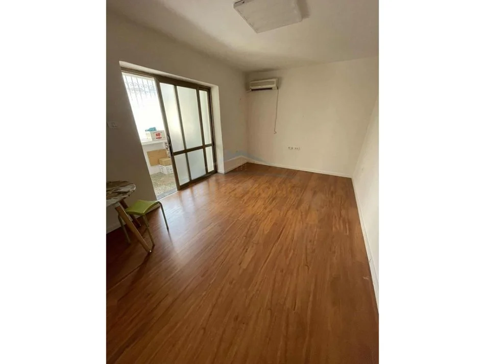 Tirane, jepet me qera apartament Kati 1, 130 m² 1.000 € 