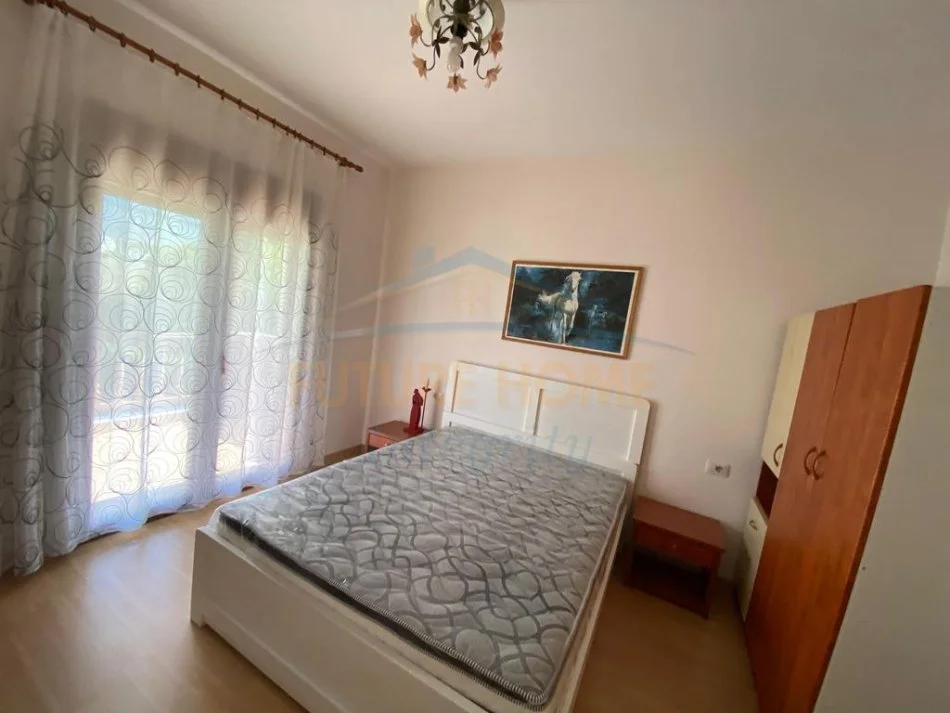 Tirane, jepet me qera Duplex Kati 2&3, 155 m² 1.100 € (Ali Demi)