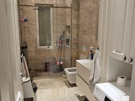 Tirane, jepet me qera apartament 2+1 Kati 1, 140 m² 1.000 € 