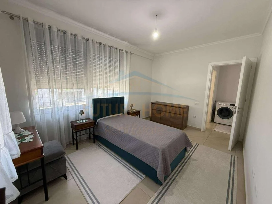 Tirane, jepet me qera apartament 2+1+Ballkon Kati 1, 100 m² 450 € (ARDENO) UNA57635