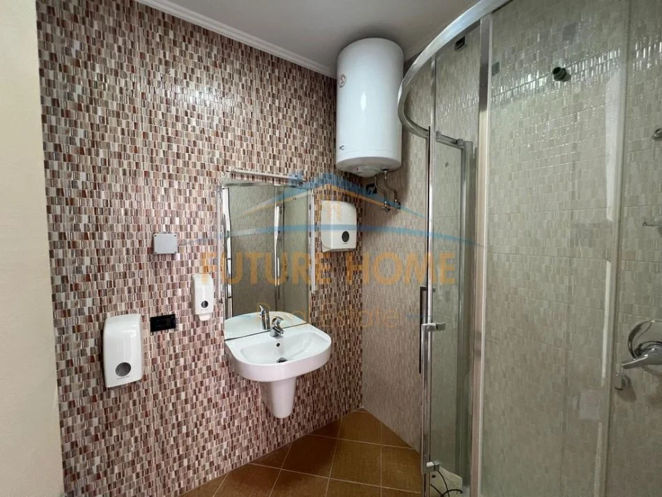 Tirane, jepet me qera zyre Kati 6, 187 m² 2.700 € (prane Hiton Garden inn)