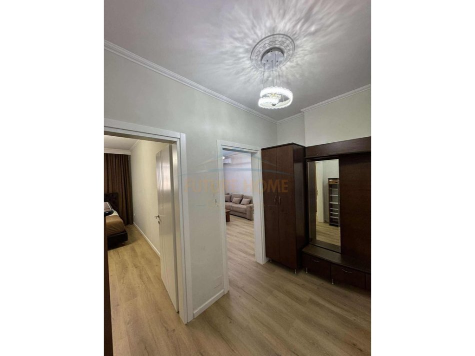 Tirane, jepet me qera apartament 1+1 Kati 5, 71 m² 600 € (21 DHJETORI)