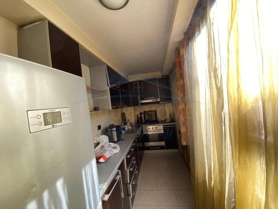 Tirane, jepet me qera apartament 2+1 Kati 3, 69 m² 600 € (21 DHJETORI)