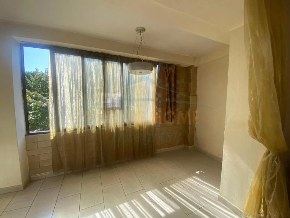 Tirane, jepet me qera apartament 2+1 Kati 3, 69 m² 600 € (21 DHJETORI)