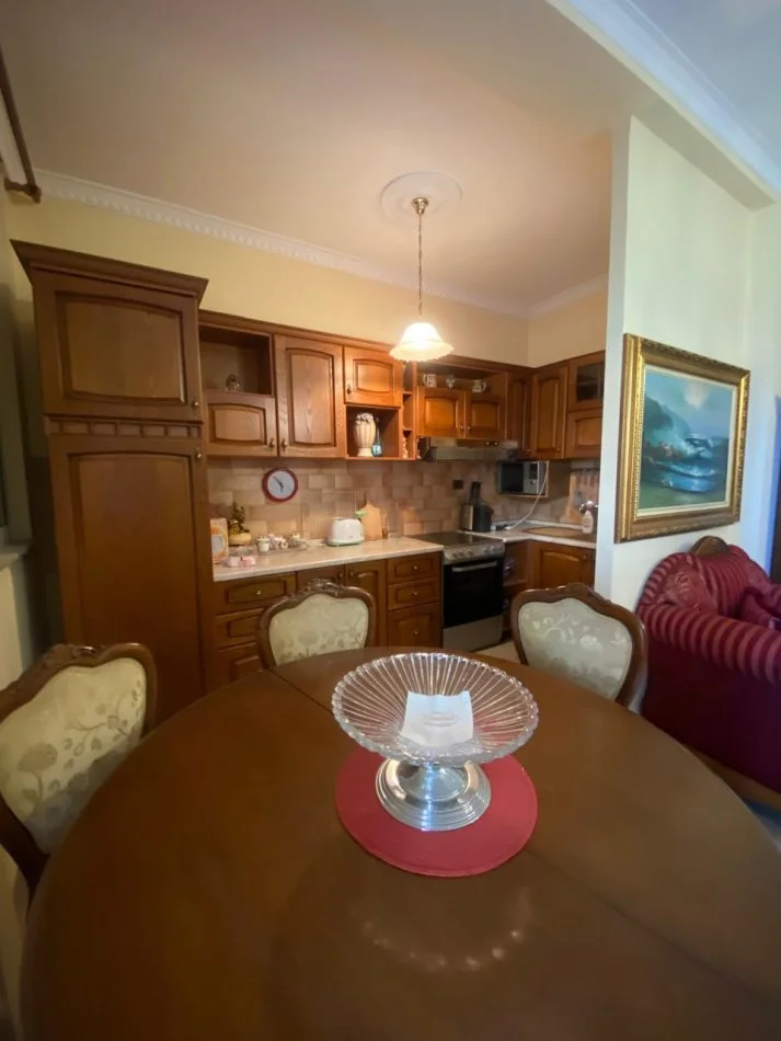 Tirane, jepet me qera apartament 2+1+Aneks+Ballkon Kati 2, 99 m² 800 € (PAZARI I RI)