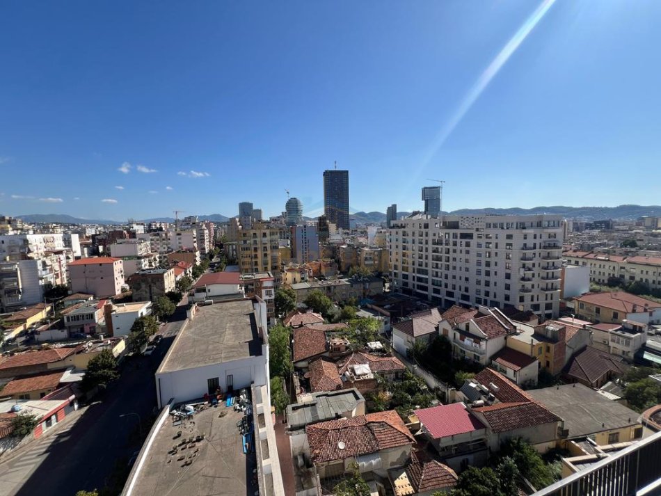 Tirane, jepet me qera apartament 1+1 Kati 9, 82 m² 700 € 