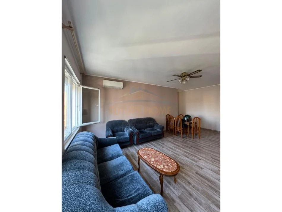 Tirane, jepet me qera apartament 1+1 Kati 4, 75 m² 370 € (PRANE RESTORANT FRESKUT)