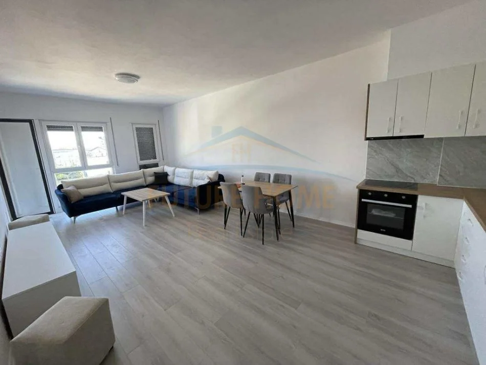 Tirane, jepet me qera apartament 2+1 Kati 2, 111 m² 440 € (KAMEZ)