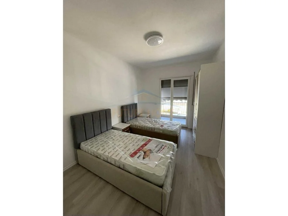 Tirane, jepet me qera apartament 2+1 Kati 2, 111 m² 440 € (KAMEZ)  UNA57743