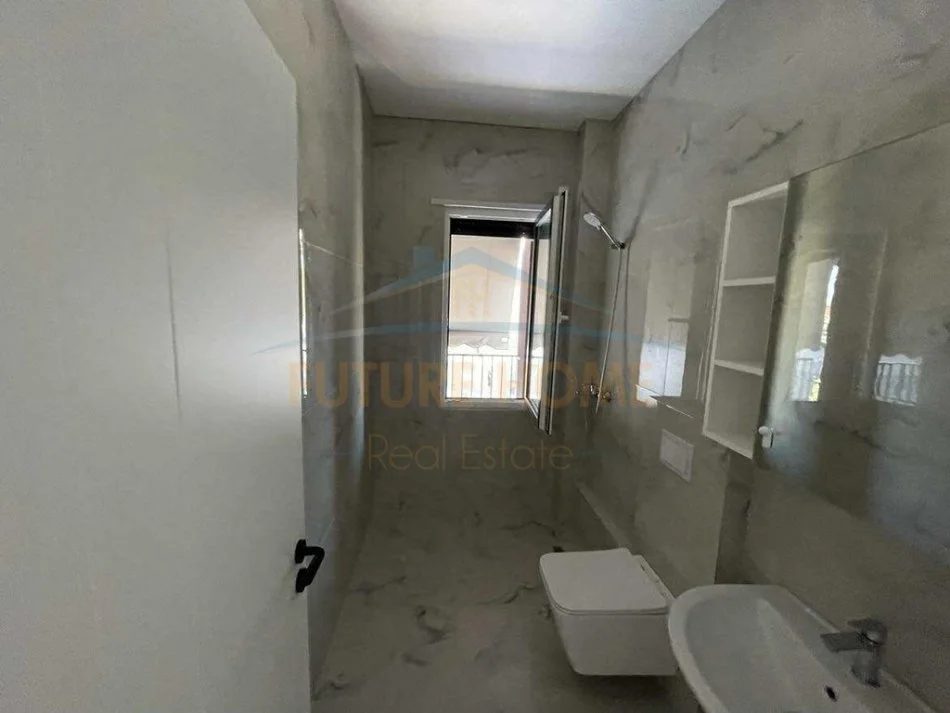 Tirane, jepet me qera apartament 3+1+Ballkon Kati 2, 125 m² 490 € (Kamez)
