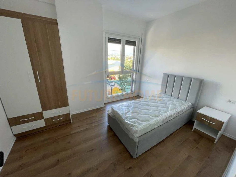 Tirane, jepet me qera apartament 3+1 Kati 2, 125 m² 490 € (KAMEZ)