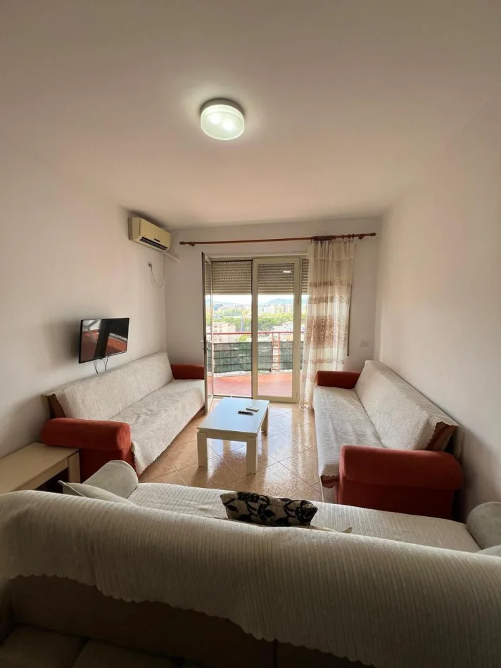 Tirane, jepet me qera apartament 2+1+Aneks+Ballkon Kati 8, 650 € (rruga don bosko)