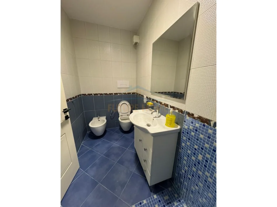 Tirane, shitet apartament 2+1+Ballkon Kati 7, 90 m² 205.000 € (Oxhaku)