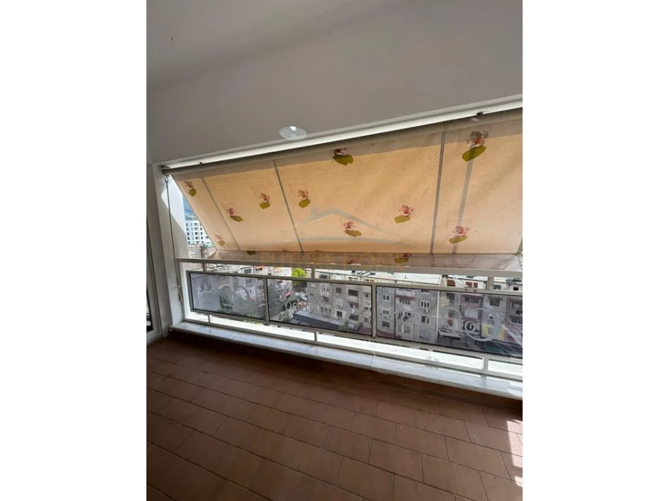 Tirane, shitet apartament 2+1+Ballkon Kati 7, 91 m² 198.000 € (Oxhaku)