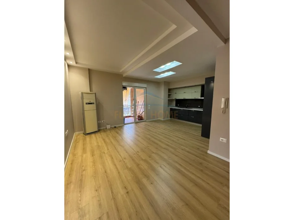 Tirane, shitet apartament 2+1+Ballkon Kati 7, 90 m² 205.000 € (Oxhaku)