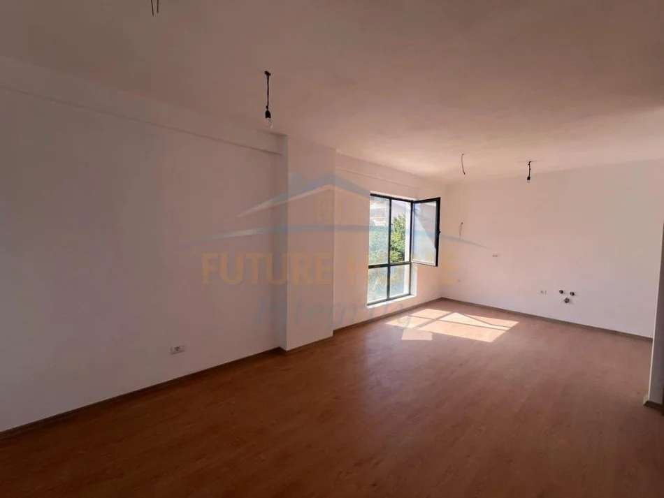 Tirane, shitet apartament 3+1+Ballkon Kati 2, 136 m² 190.148 € (RRUGA 5 MAJI)
