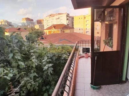 Qera, Vilë, Brryl, Tiranë AREA57777