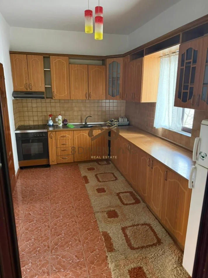 Tirane, jepet me qera apartament 2+1 Kati 2, 110 m² 400 € (jordan misja)   D8242A-92