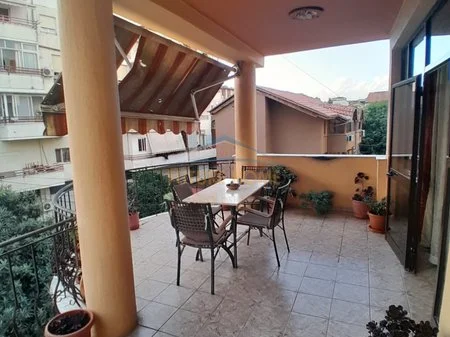 Qera, Vilë, Brryl, Tiranë AREA57777