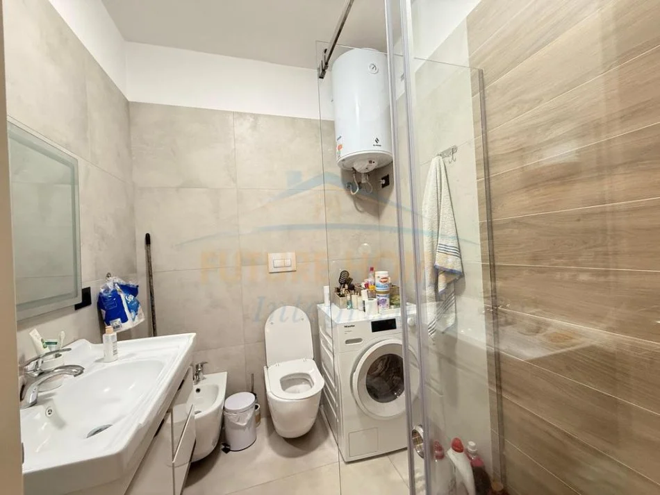 Tirane, shitet apartament 1+1+Aneks+Ballkon Kati 1, 80 m² 227.000 € (Teg)