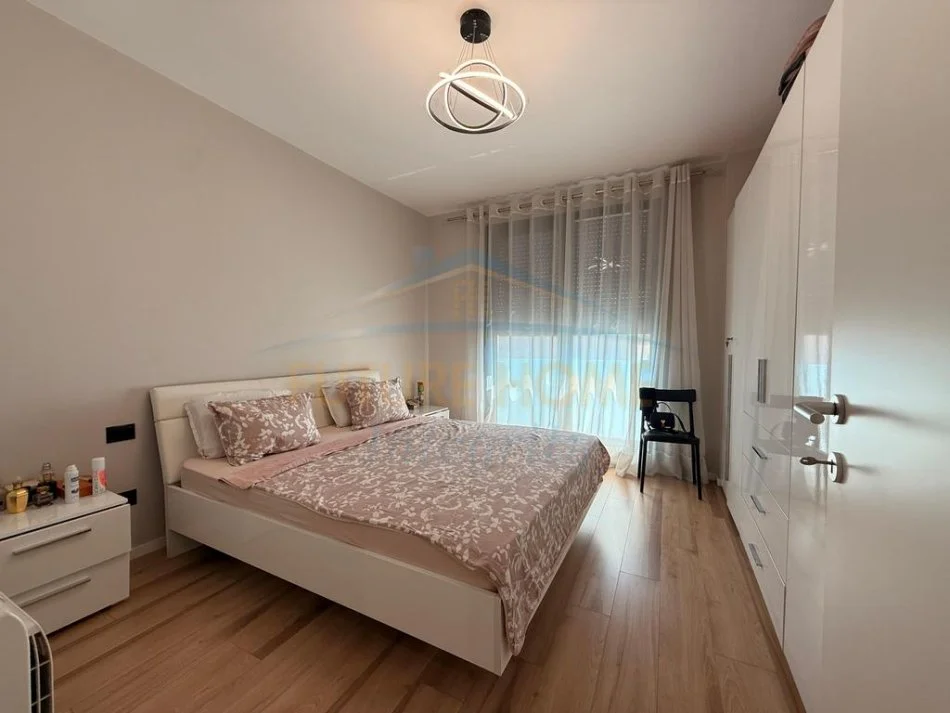 Tirane, shes apartament 1+1 Kati 1, 80 m² 227.000 € (PRANE TEG)