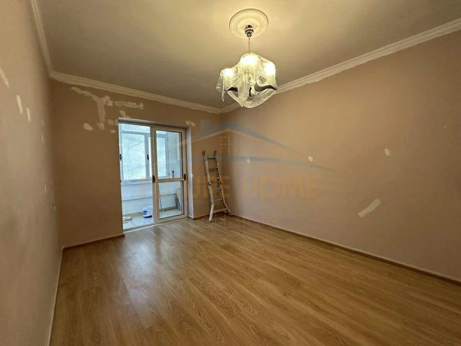 Tirane, jepet me qera apartament 2+1 Kati 2, 72 m² 700 € (MYSLYM SHYR)