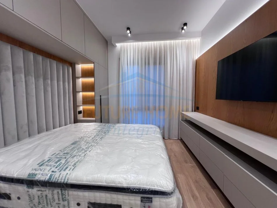 Tirane, jepet me qera apartament 2+1 Kati 1, 87 m² 1.000 € (REZIDENCA ERLI)