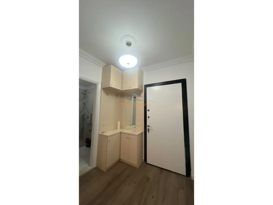 Tirane, jepet me qera apartament 1+1 Kati 4, 74 m² 700 € (KODRA E DIELLIT)