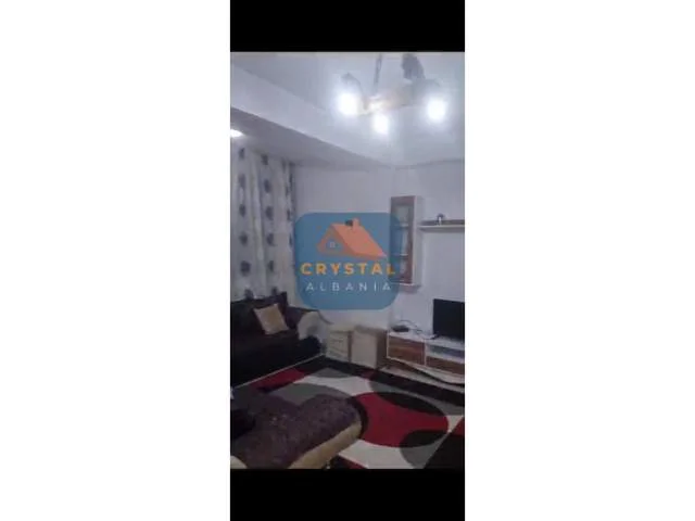 Tirane, jepet me qera apartament 2+1+A Kati 1, 100 m² 30.000 Leke (Rruga bedri Karapici)