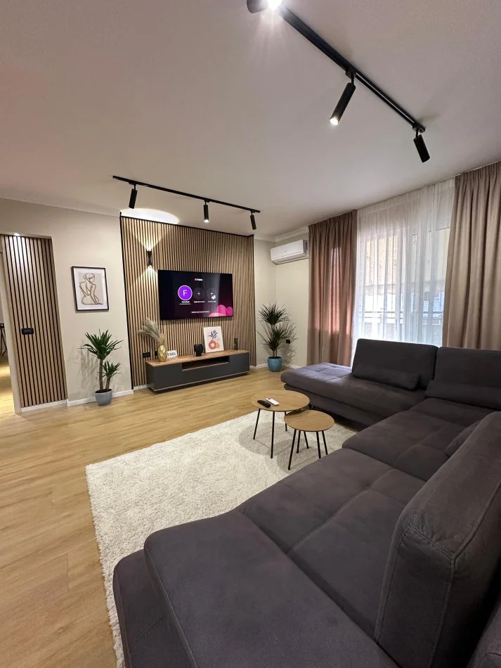 Tirane, jepet me qera apartament 2+1+Ballkon Kati 5, 112 m² 1.500 € (sami frasheri)