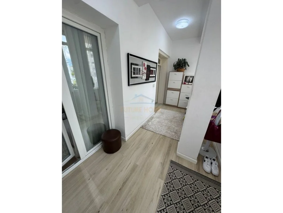 Tirane, jepet me qera apartament 2+1 Kati 2, 114 m² 800 € 