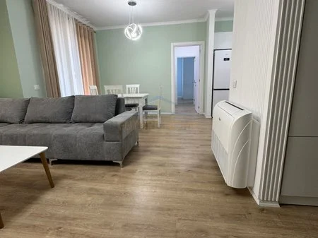 Tirane, jepet me qera apartament 2+1+Ballkon Kati 4, 110 m² 1.200 € (rruga Myslym Shyri)