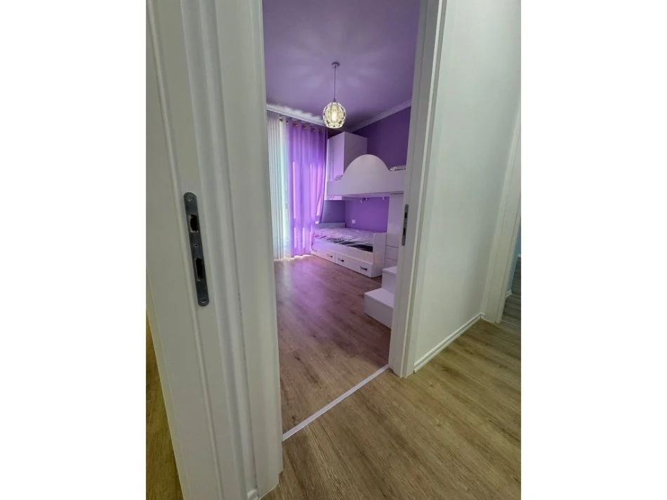 Tirane, jap me qera apartament 2+1 Kati 4, 110 m² 1.200 € (Myslyn shyri)