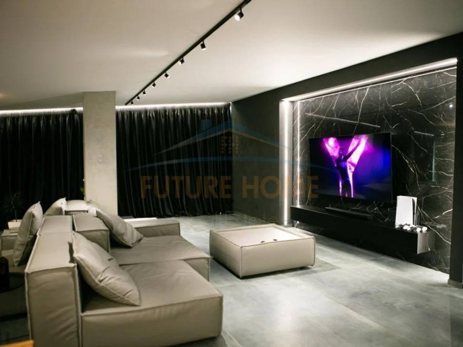 Tirane, shitet apartament+verande | Penthouse 3+1+Ballkon Kati 6, 390 m² 850.000 € (LIQENI I THATE)