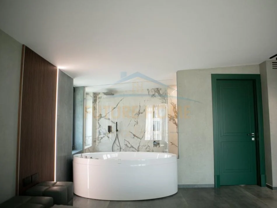 Tirane, shitet apartament 3+1+3 Kati 6, 390 m² 850.000 € (liqeni i thate)