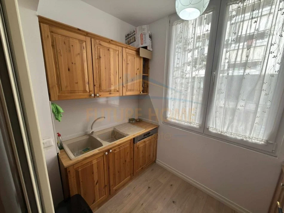 Shitet , Apartament 2+1 , Fresk