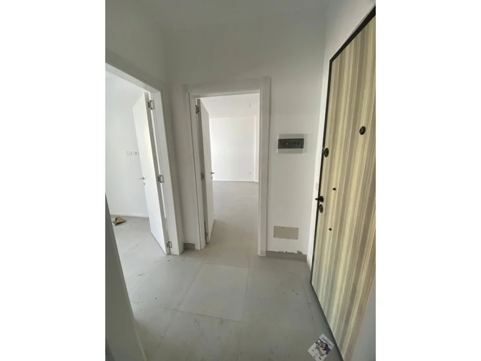 Tirane, shitet apartament 1+1+Ballkon Kati 3, 72 m² 189.000 € (Pazari i Ri)