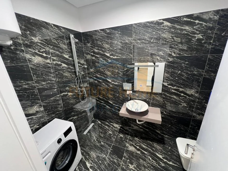 Tirane, jepet me qera apartament 2+1 Kati 3, 95 m² 800 € (RRUGA RIZA CEROVA)