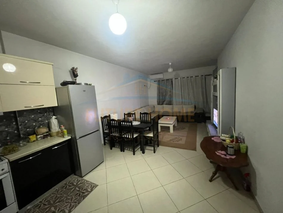 Tirane, shitet apartament 2+1 Kati 2, 105 m² 120.000 € (UNAZA E RE)