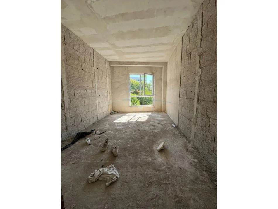 Tirane, shitet apartament 1+1 Kati 3, 69 m² 95.000 € (prane Spitalit Amerikan 2)