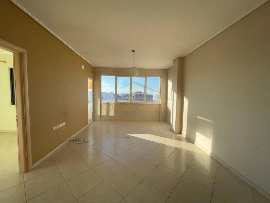 Tirane, shitet apartament 2+1 Kati 8, 91 m² 130.000 € (PRANE RRETHIT TE ASTIRIT)