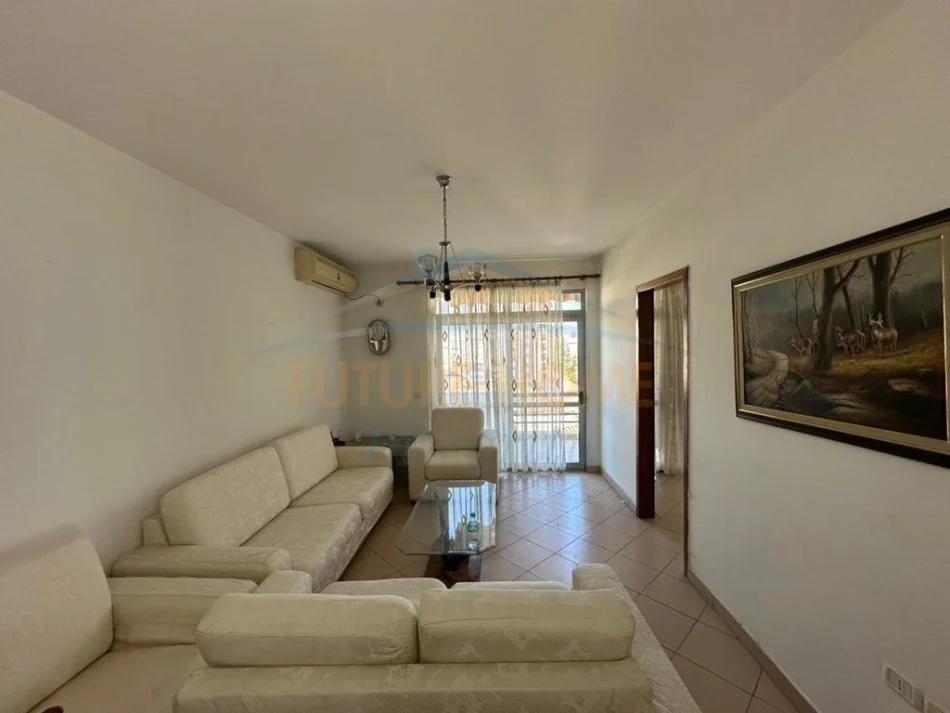 SHITET APARTAMENT 2+1 , SHKOLLA E KUQE, PAZARI I RI