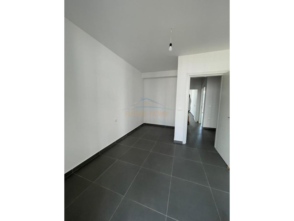 Tirane, shitet apartament 3+1 Kati 1, 109 m² 130.100 € (5 MAJI)