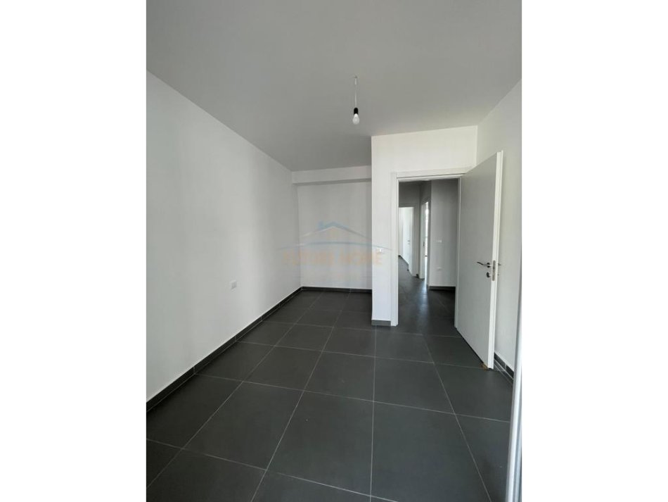 Tirane, shitet apartament 3+1 Kati 1, 109 m² 130.100 € (5 MAJI)