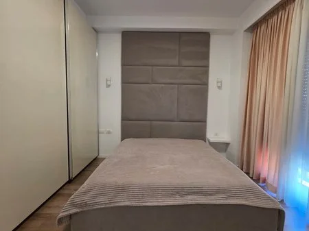 Tirane, jepet me qera apartament 2+1+Aneks+Ballkon , 90 m² 900 € (rruga panorama)