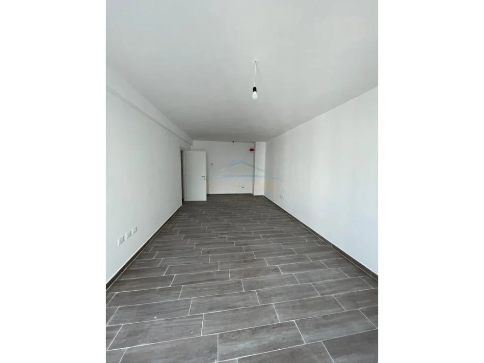 Tirane, shitet apartament 2+1+Aneks+Ballkon Kati 3, 95 m² 113.134 € (5 maj)