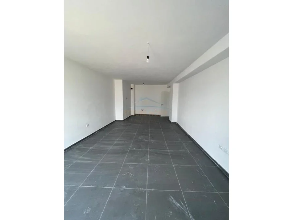 Tirane, shitet apartament 2+1 Kati 3, 110 m² 131.448 € (Rruga 5 Maji)