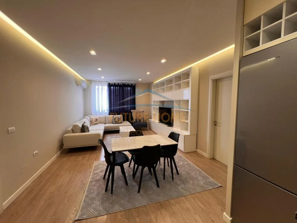 Tirane, jepet me qera apartament 3+1 Kati 7, 120 m² 1.000 € (RRUGA PANORAMA)