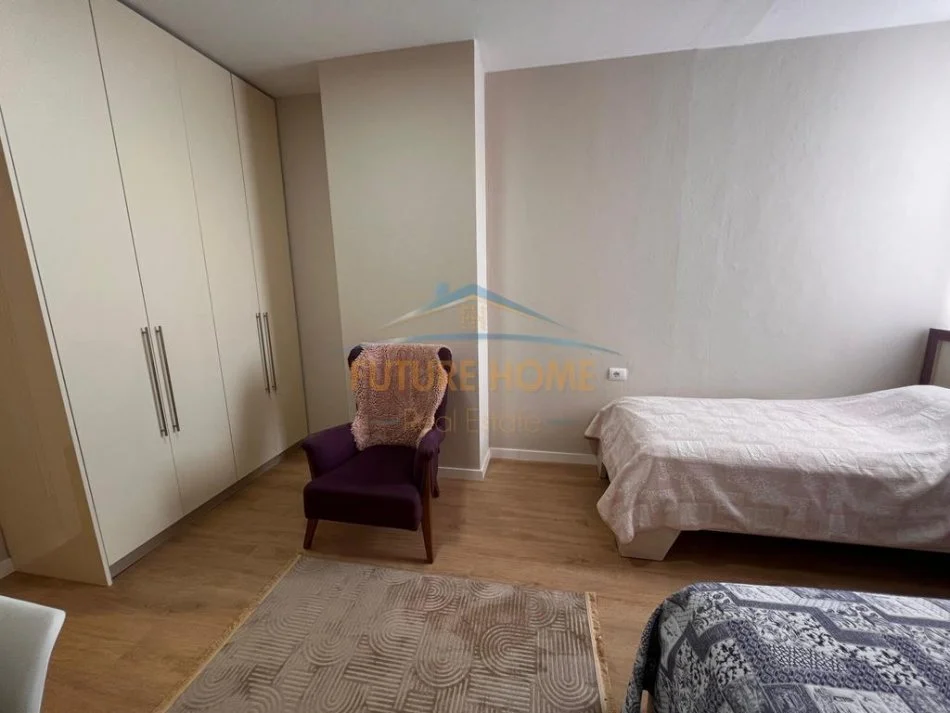 Tirane, jepet me qera apartament 3+1 Kati 7, 116 m² 1.000 € (KOMPLEKSI PRESTIGE)