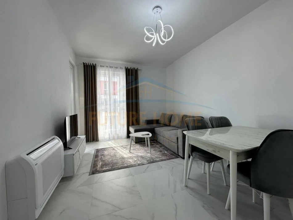 Tirane, jepet me qera apartament 1+1 Kati 3, 64 m² 420 € (UNIVERS CITY)